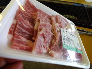 焼肉コーナーのお肉。当日券2800円です。
